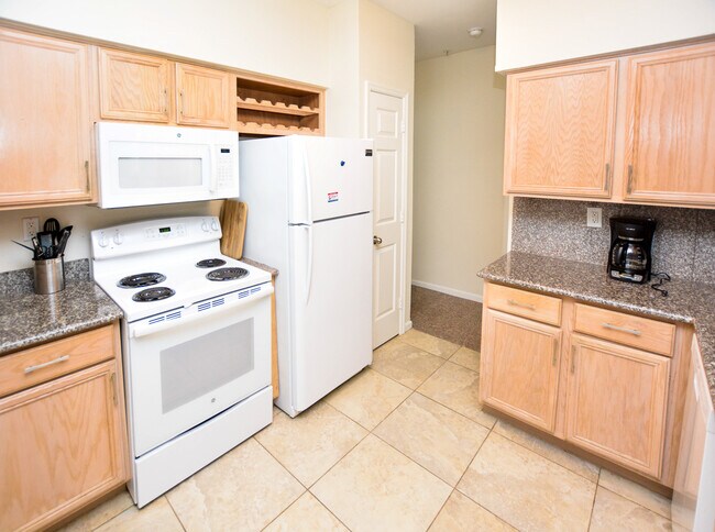 Building Photo - Furnished James Island Condo