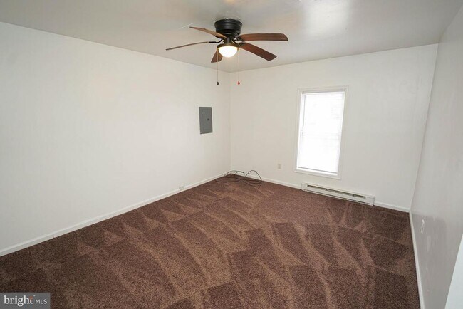 Building Photo - 417 Walnut St