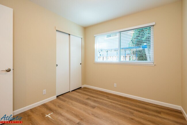 Building Photo - 6263 Malory Dr