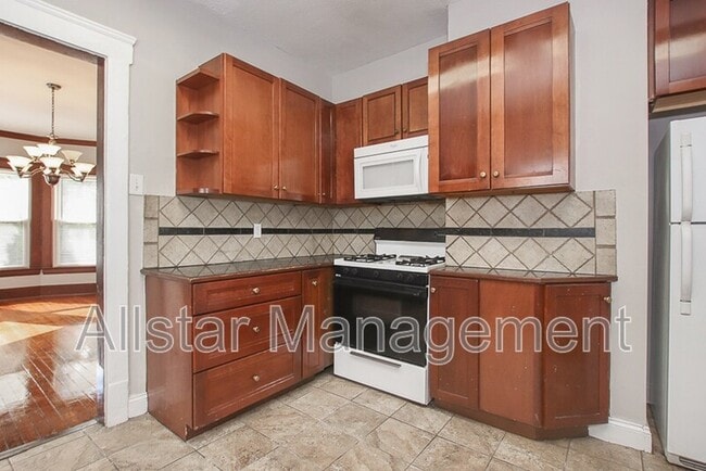 Building Photo - 3195 Whitethorn Rd