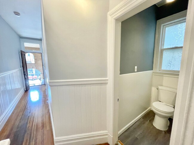 Building Photo - Prime North Beach 2Bed/1Bath with City Vie...