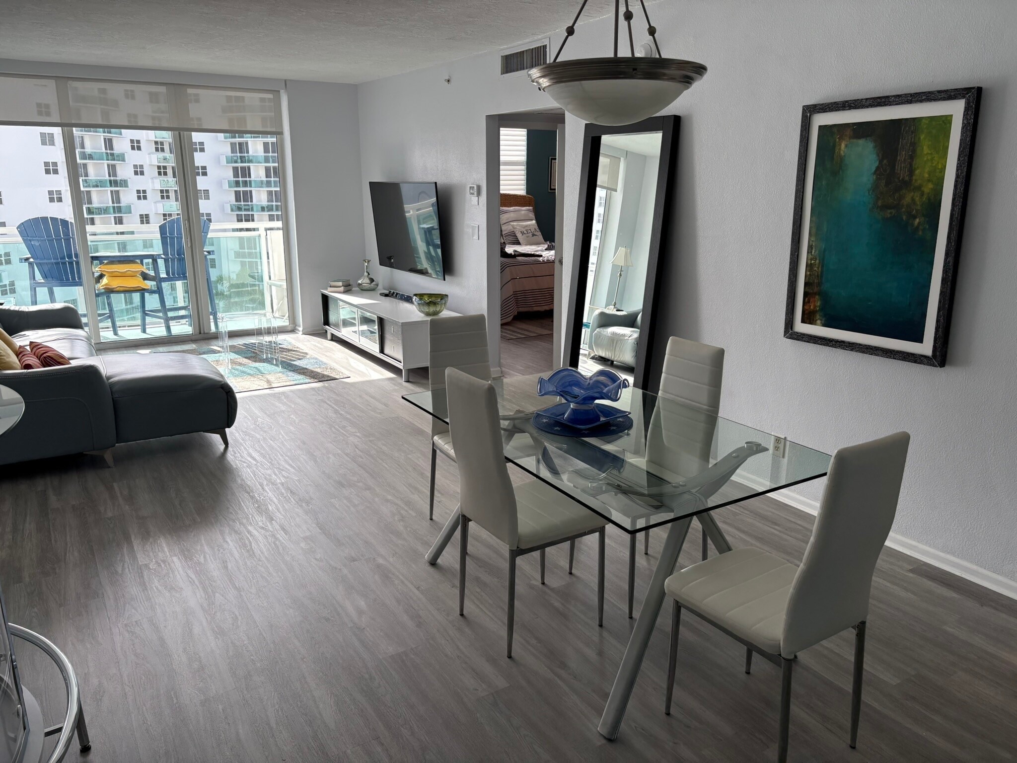 Building Photo - 3000 S Ocean Dr