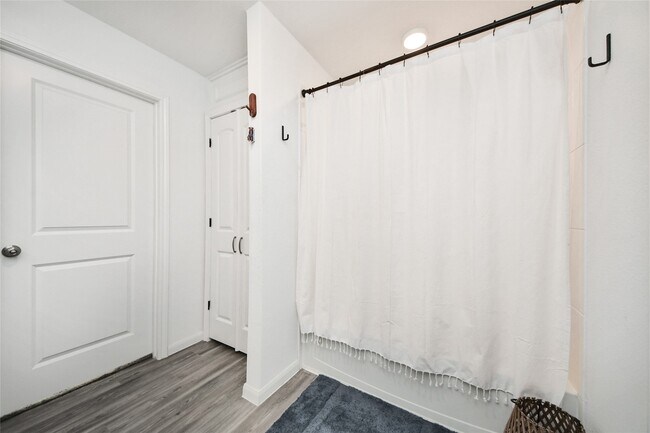 Building Photo - 25928 Chicory Dr