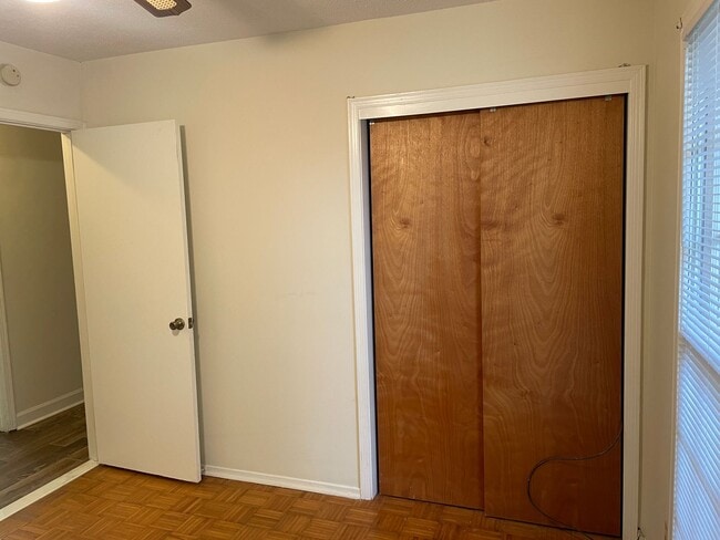 Building Photo - Great Refreshed Home