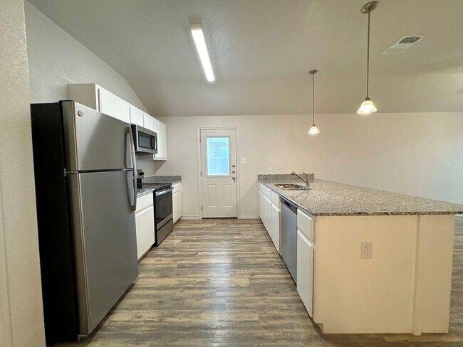 Building Photo - 205 Dolphin Dr