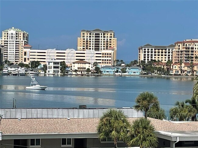 Building Photo - 400 Island Way