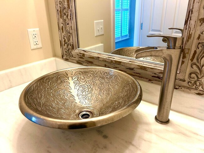 Building Photo - 2911 Maybry Dr