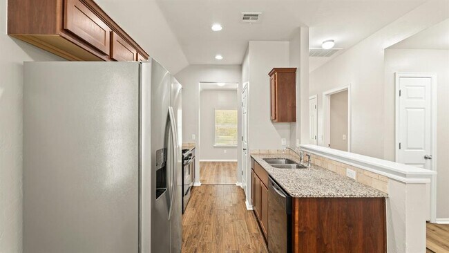 Building Photo - 621 Christian Ln