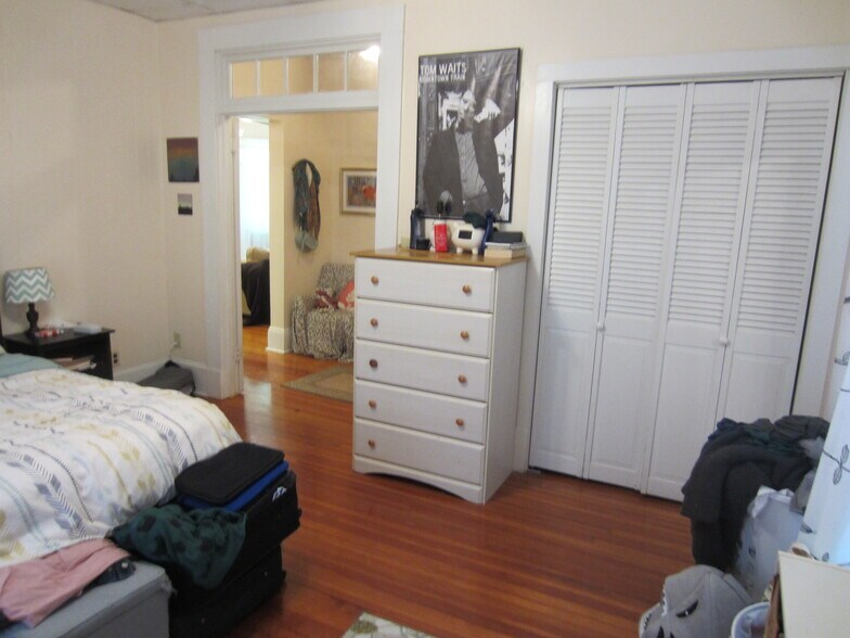 Building Photo - 728 Ohio St