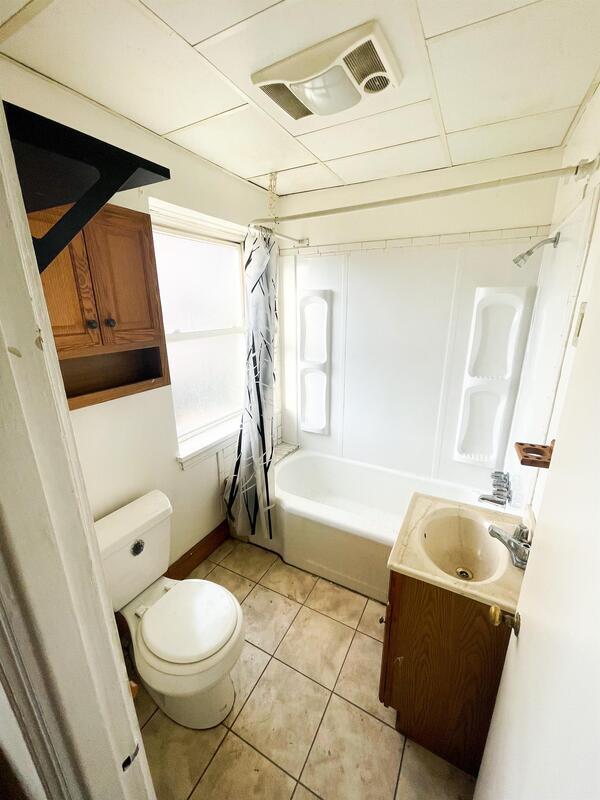 Building Photo - 3500 Elm St