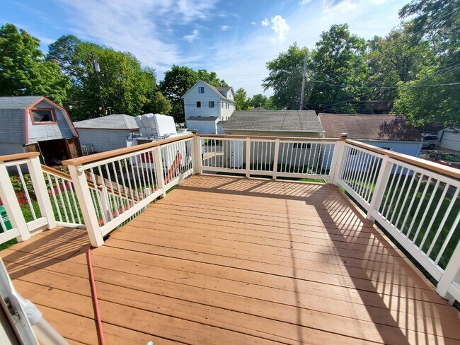 Building Photo - Gopher Nation Check out this 5 bedroom house with TWO massive living rooms _ Video Tour