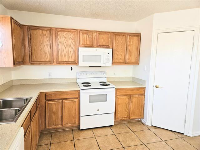 Building Photo - 8405 3 Bars Dr