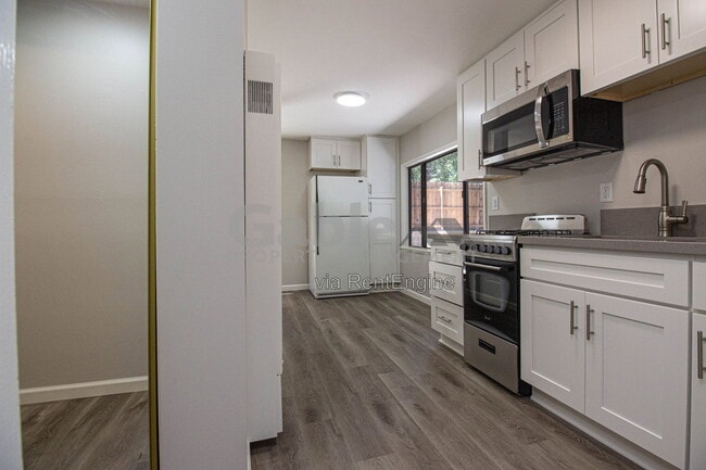 Building Photo - 23418 1/2 8th Street