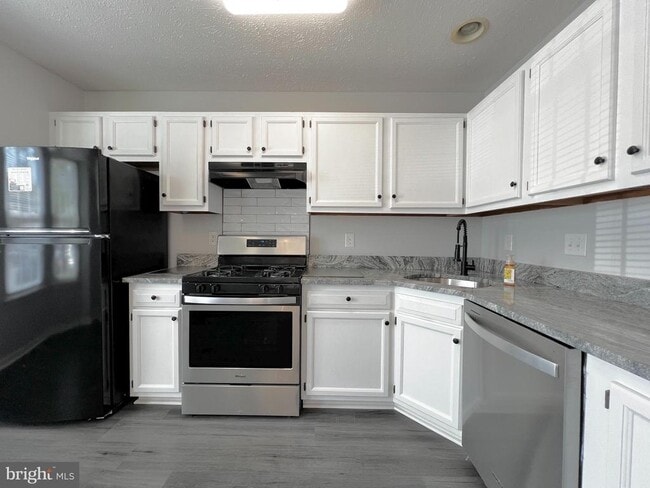 Building Photo - 2315 Barkley Pl