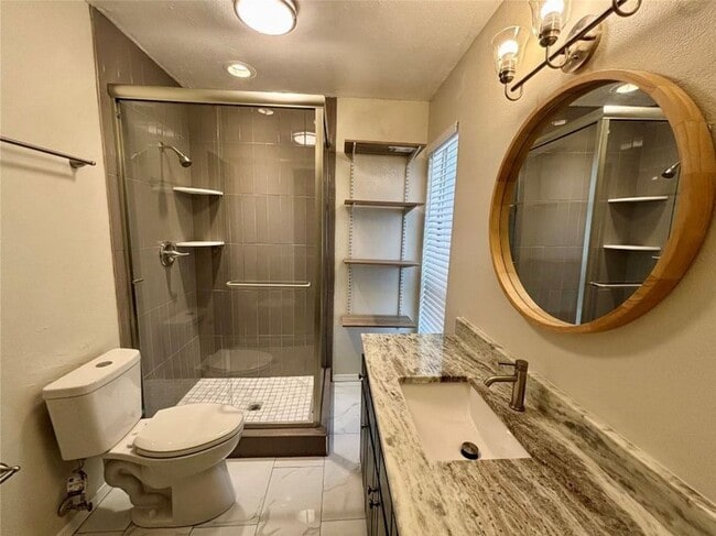 Building Photo - Updated 3 Bed 2 Bath In OKC