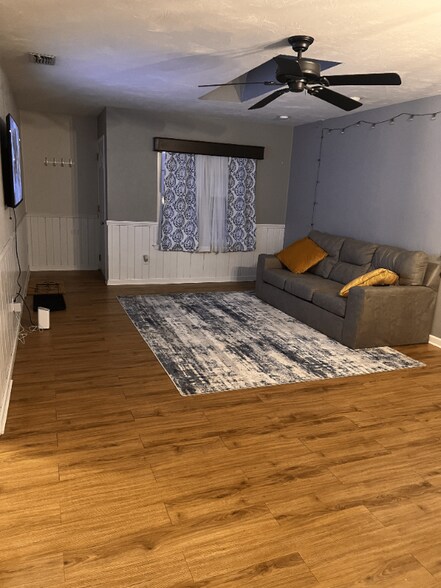 Building Photo - 2048 Canewood Ct