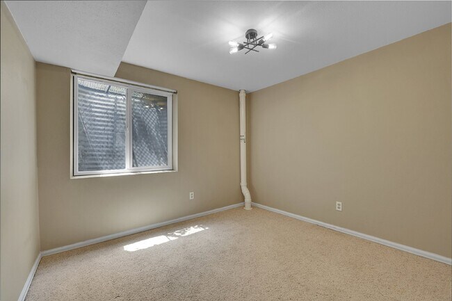 Building Photo - $2,800 - 3 Bed,  2.5 Bath Townhome in Arva...