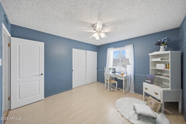 Building Photo - 2302 W Berridge Ln