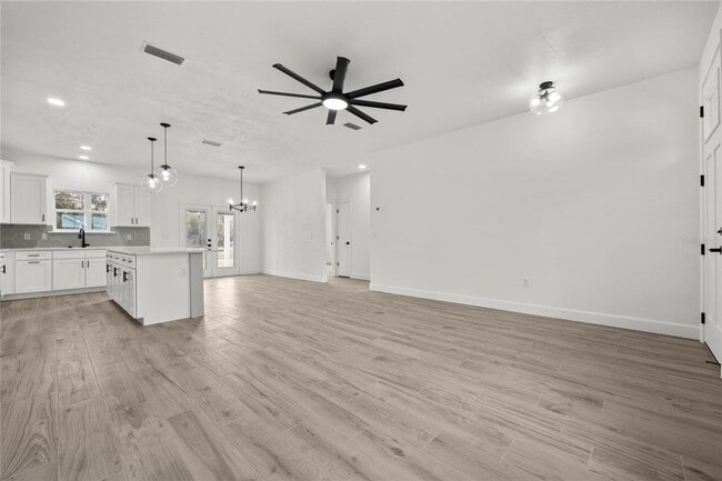 Building Photo - New Construction 3/2 in Bronson