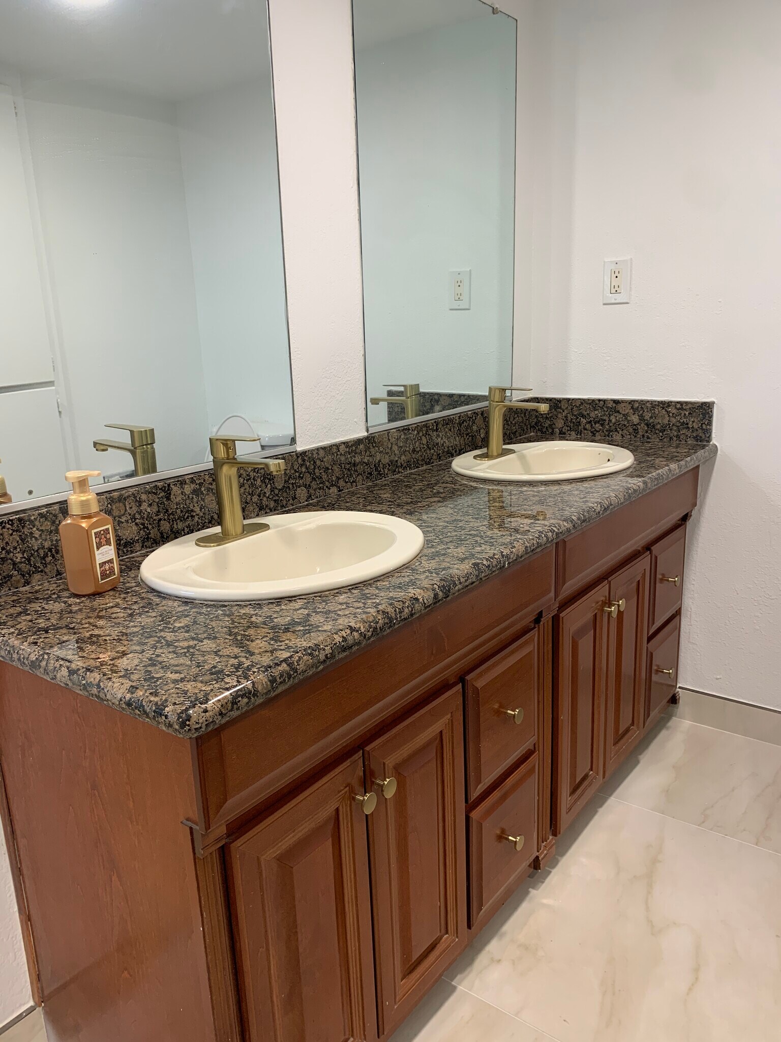 Building Photo - 326 Las Riendas Dr