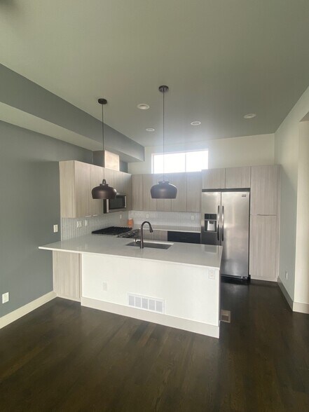 kitchen - current finishes - 1465 30th St
