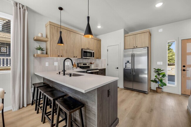 Building Photo - 9906 NE 46th Ct