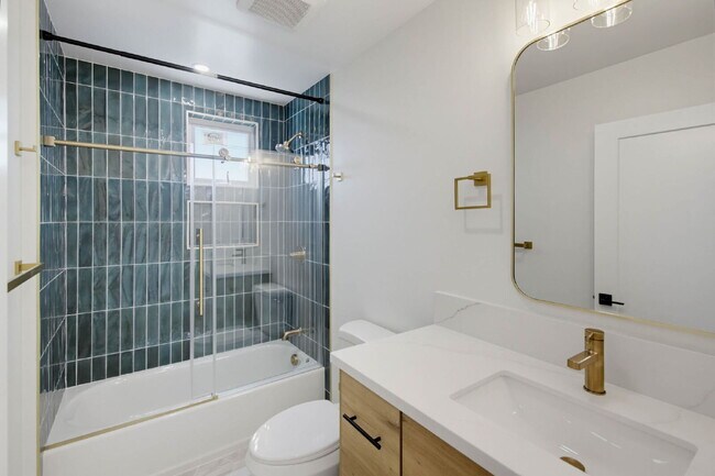 Building Photo - Breathtaking Bay Views & Large Private Deck - Walking Distance To Mission Bay