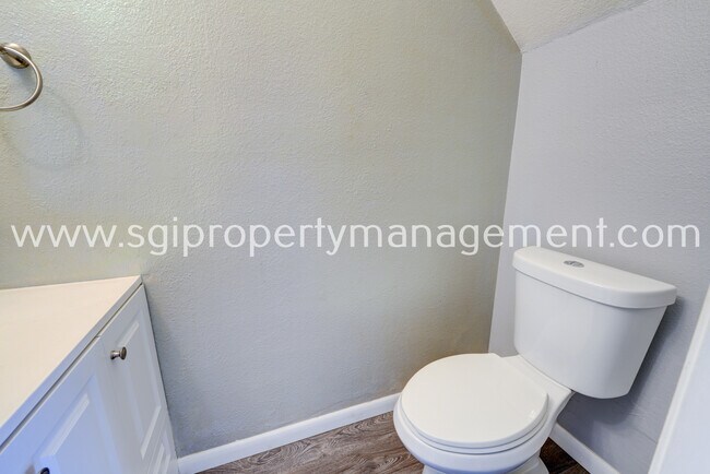 Building Photo - 18604 N 33rd Dr