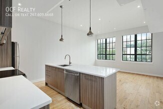 Building Photo - 412 S 13th St