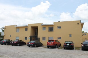 Building Photo - 13550 NE 10th Ave