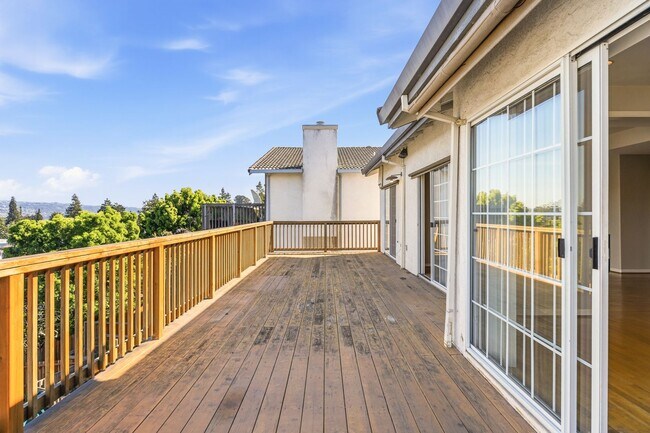 Building Photo - Expansive Valley Views & Private Living in Castro Valley - 4BD/3BA Exec Home
