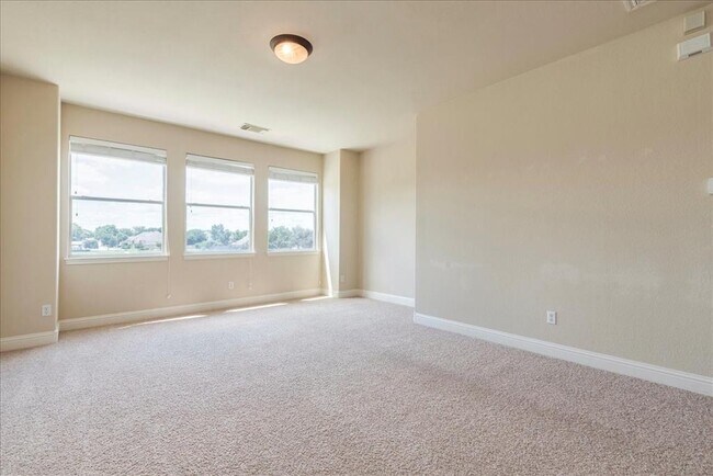 Building Photo - 3831 Aqua Ln