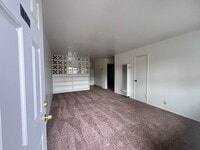 Building Photo - EBS T 1172-1176