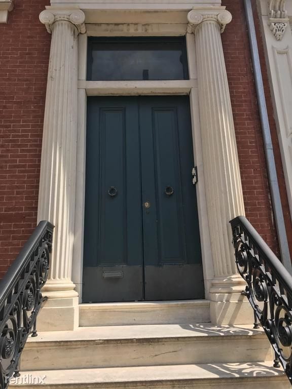 Primary Photo - 719 Washington Pl