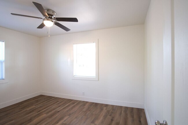 Building Photo - 3 Bedroom 1 Bath -COMING SOON