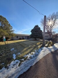 Building Photo - Home on the Lake
