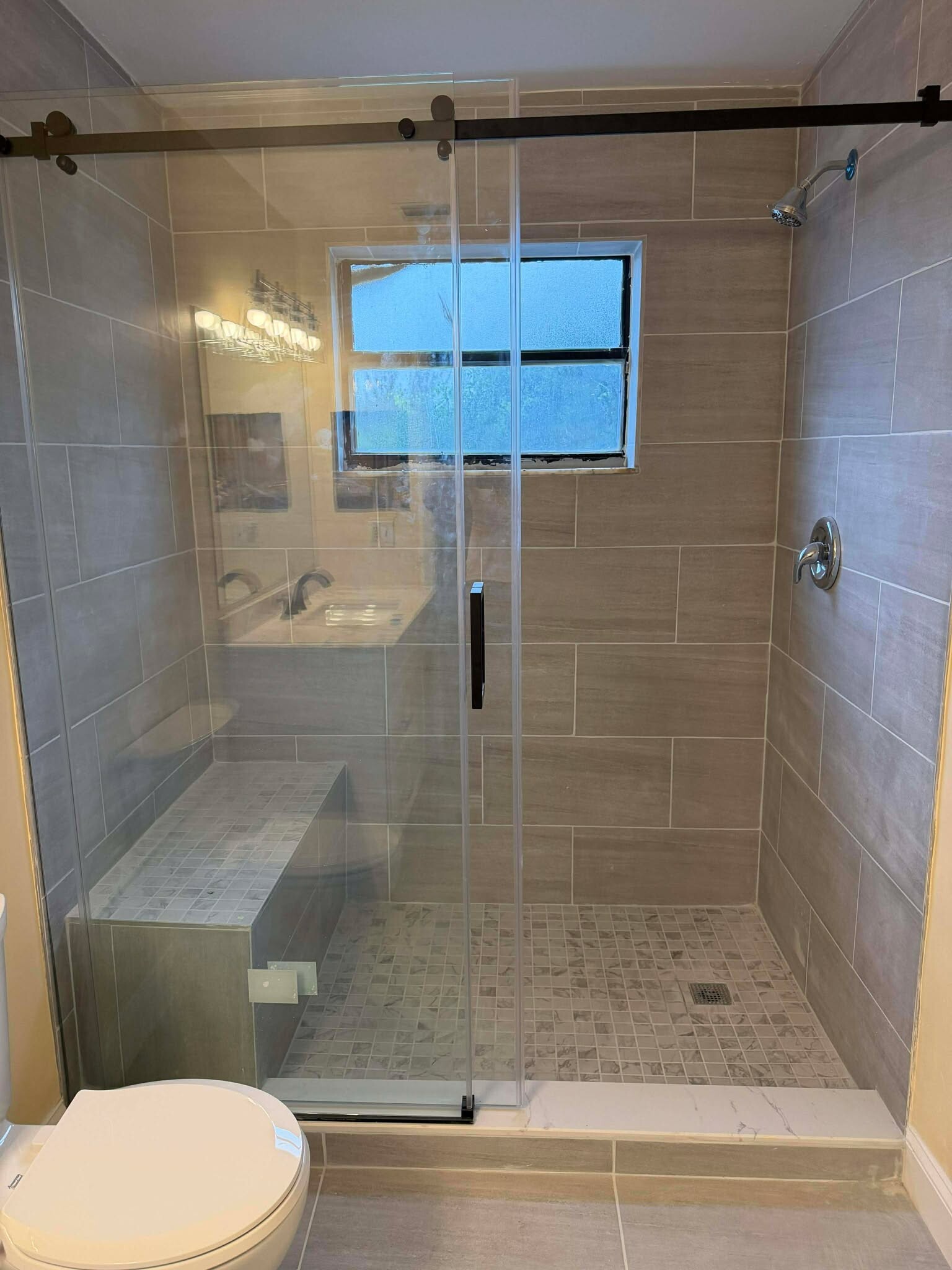 Building Photo - 501 W 1st St