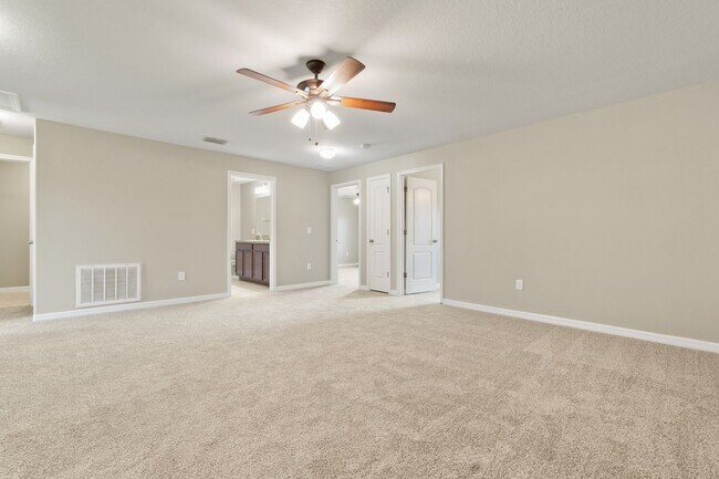 Building Photo - 4/2.5 Town Home w/ Loft and Office in Harr...