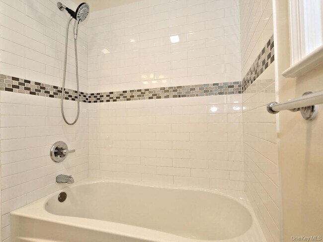 Building Photo - 105 Florence St