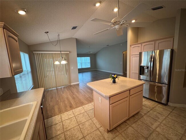 Building Photo - 8850 SE 167th Mayfield Pl