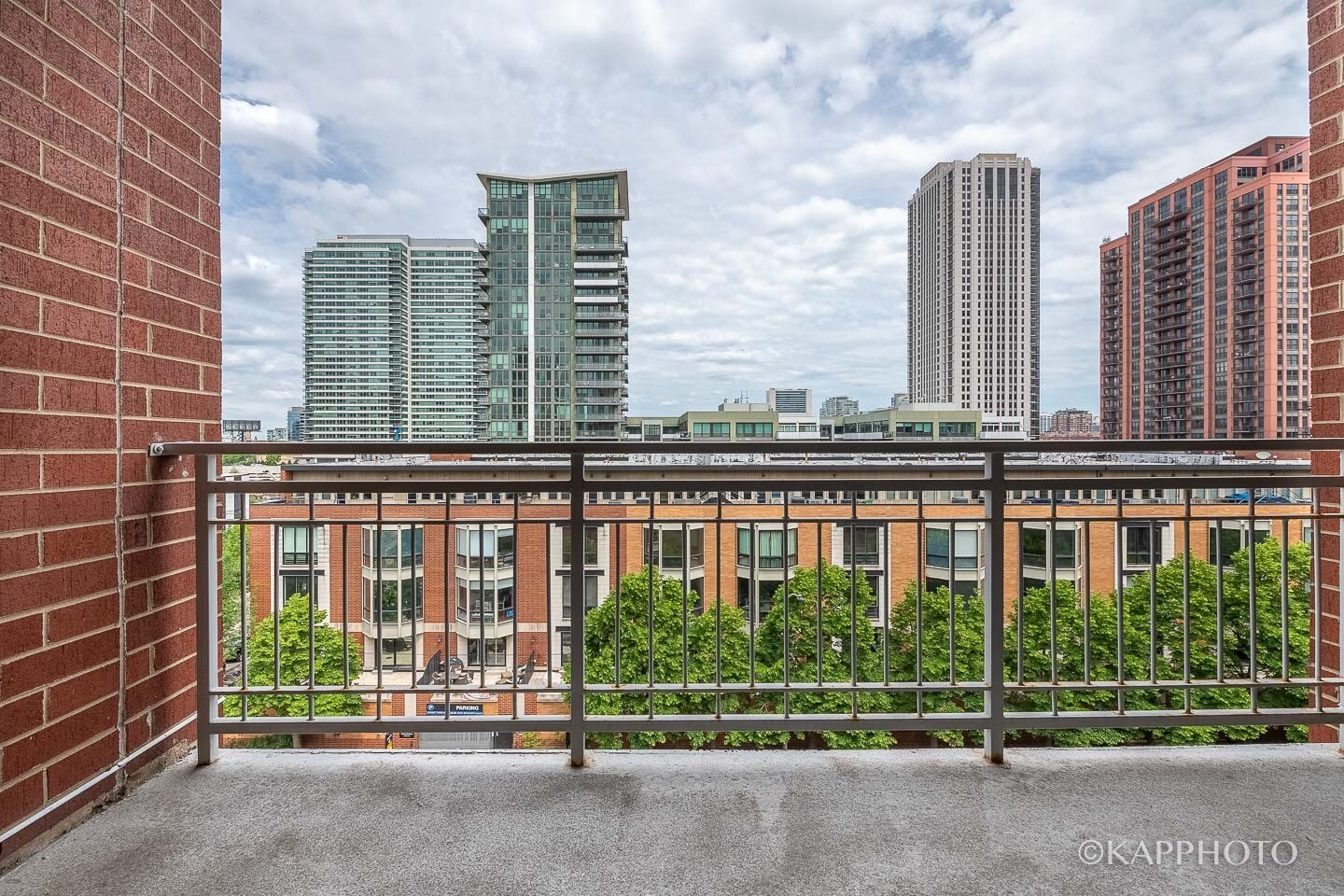 Building Photo - 657 W Fulton St