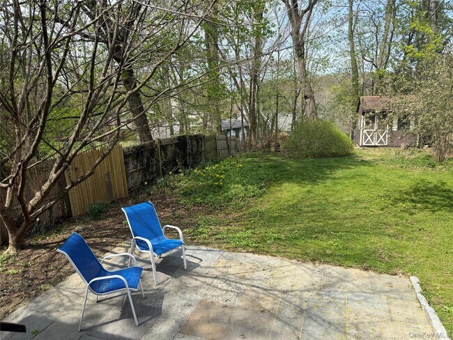 Building Photo - 8 Sunset Dr