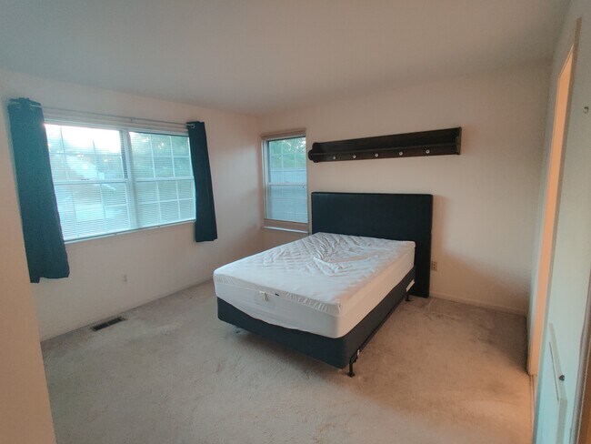 Building Photo - 1138 Fairways Blvd