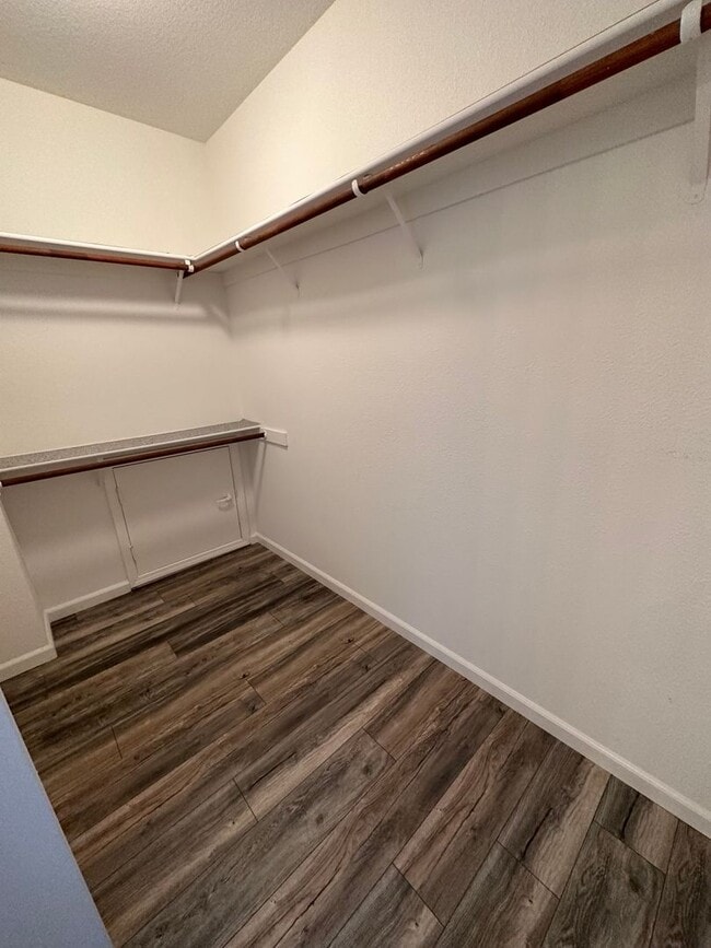 Building Photo - Beautiful 4 Bedroom 3 Full Bath Tracy Home