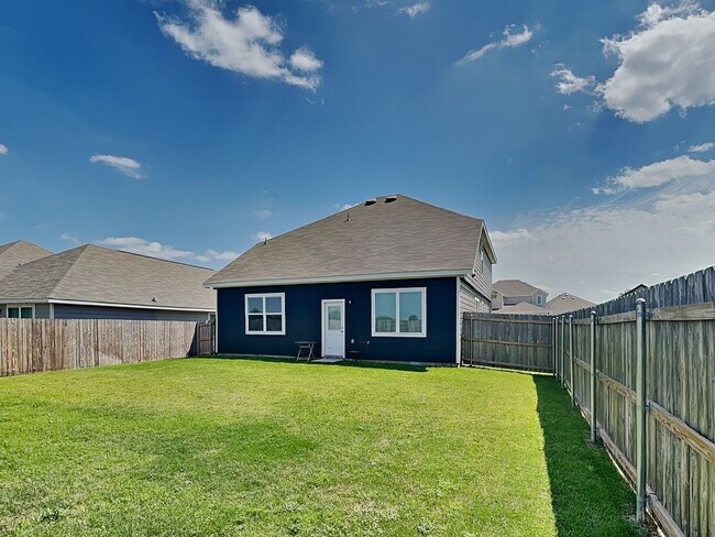 Building Photo - Like-New 2024 Build with Office, Game Room & Designer Finishes in Prime Fort Worth Location!