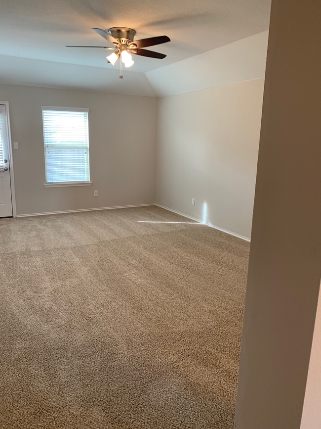 Building Photo - 1111 Bellevue Dr