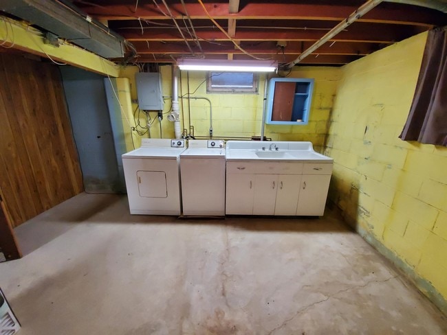 Building Photo - 1857 17th St NW