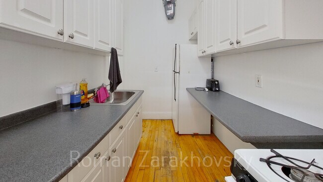 Building Photo - 10 Orkney Rd