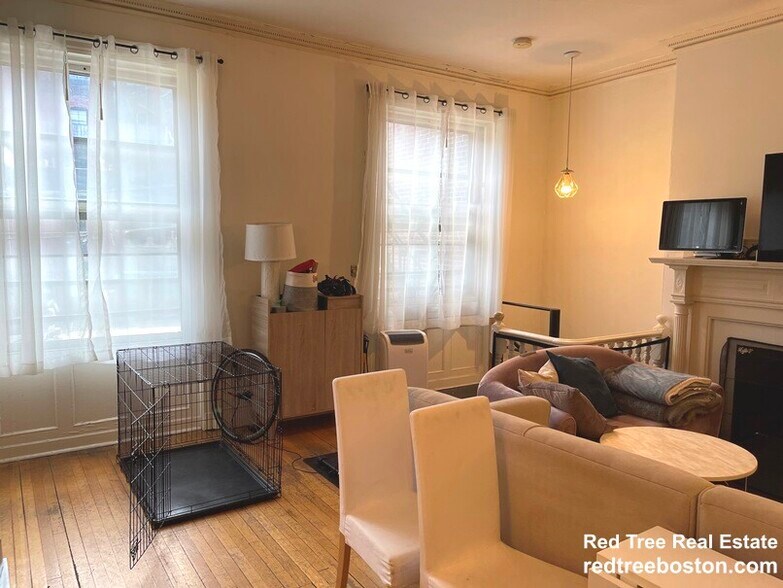 Building Photo - 507 Beacon St