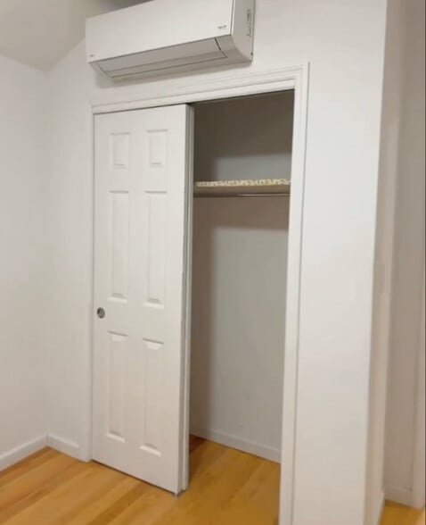 Building Photo - 9-24 College Point Blvd